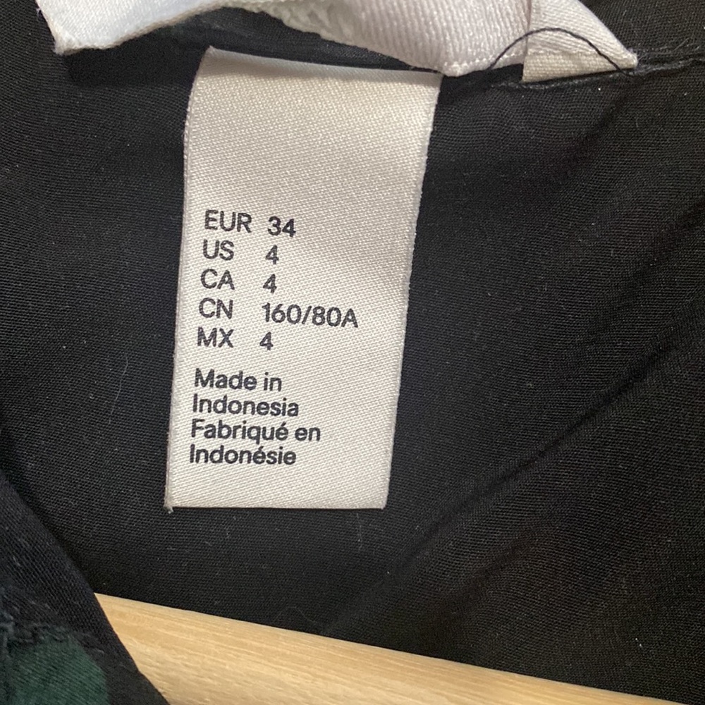 H&M blouse - Picture 2 of 3
